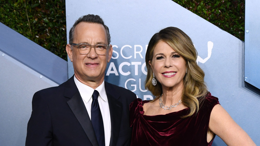 Ator Tom Hanks e a esposa Rita Wilson (Foto: DAVID FISHER/SHUTTERSTOCK)