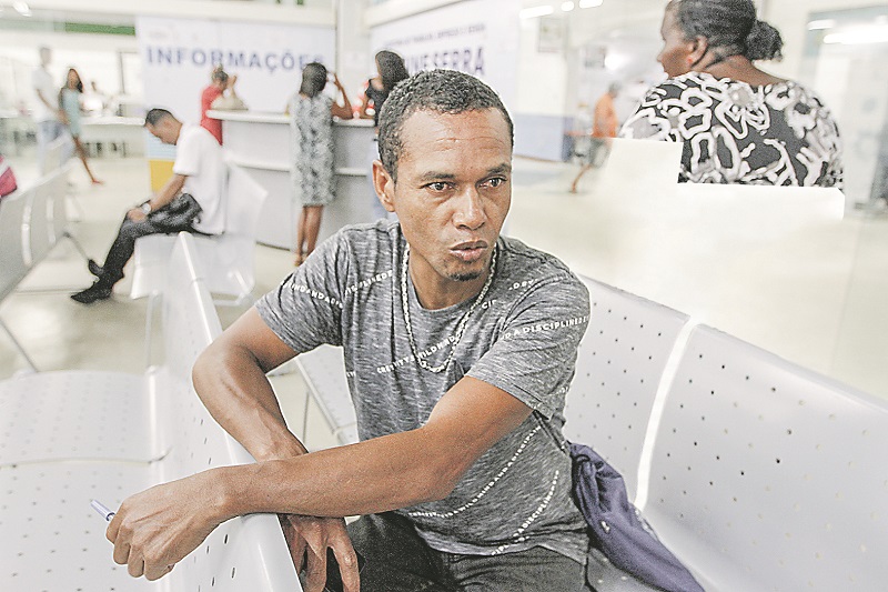 Vagner Ferreira Rosa, 43 anos, no Sine da Serra (Foto: Fábio Nunes/ AT)