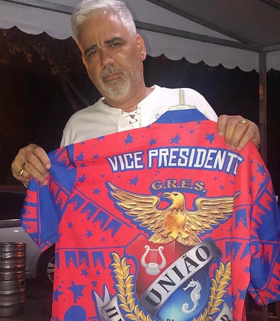 Na escola há 20 anos, Vinhaes era considerado o braço direito do presidente Djalma Falcão (Foto: Reprodução/ Facebook G.R.E.S. União da Ilha do Governador)