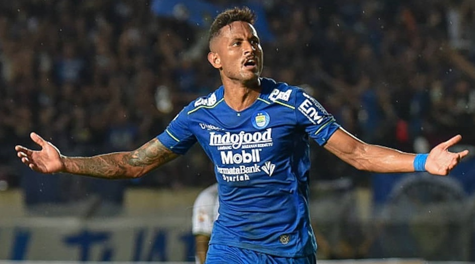 O capixaba Wander Luiz vivia grande fase no Persib Bandung, com quatro gols em três jogos (Foto: Divulgação/Persib Bandung)