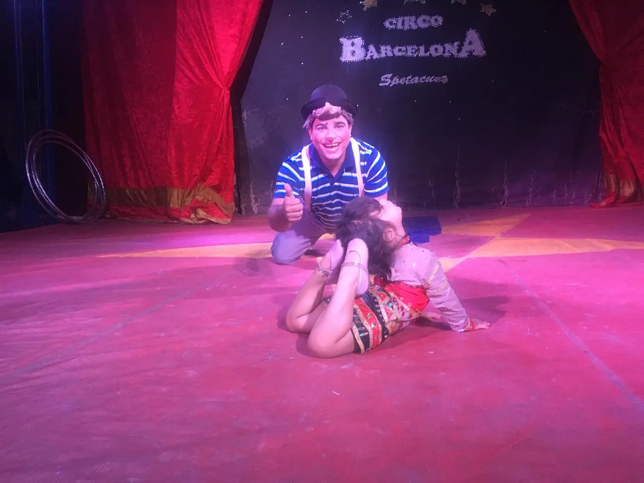 Imagem ilustrativa da imagem Circo transmite espetáculo pela internet para agradecer doações de moradores