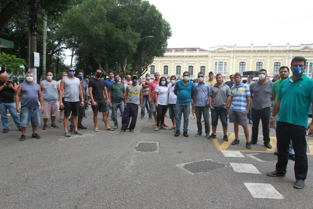 Imagem ilustrativa da imagem Motoristas fazem protesto em Vitória e pedem mais prazo para pagar IPVA