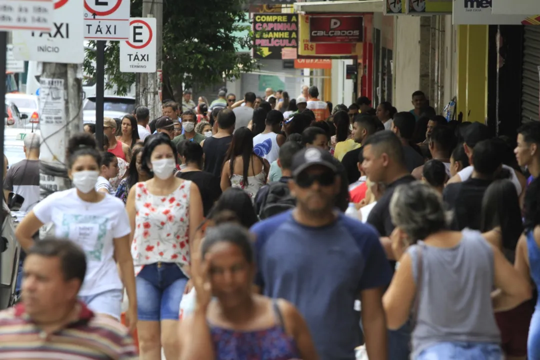 Imagem ilustrativa da imagem "Decisão sobre reabertura do comércio será só no sábado", diz governador