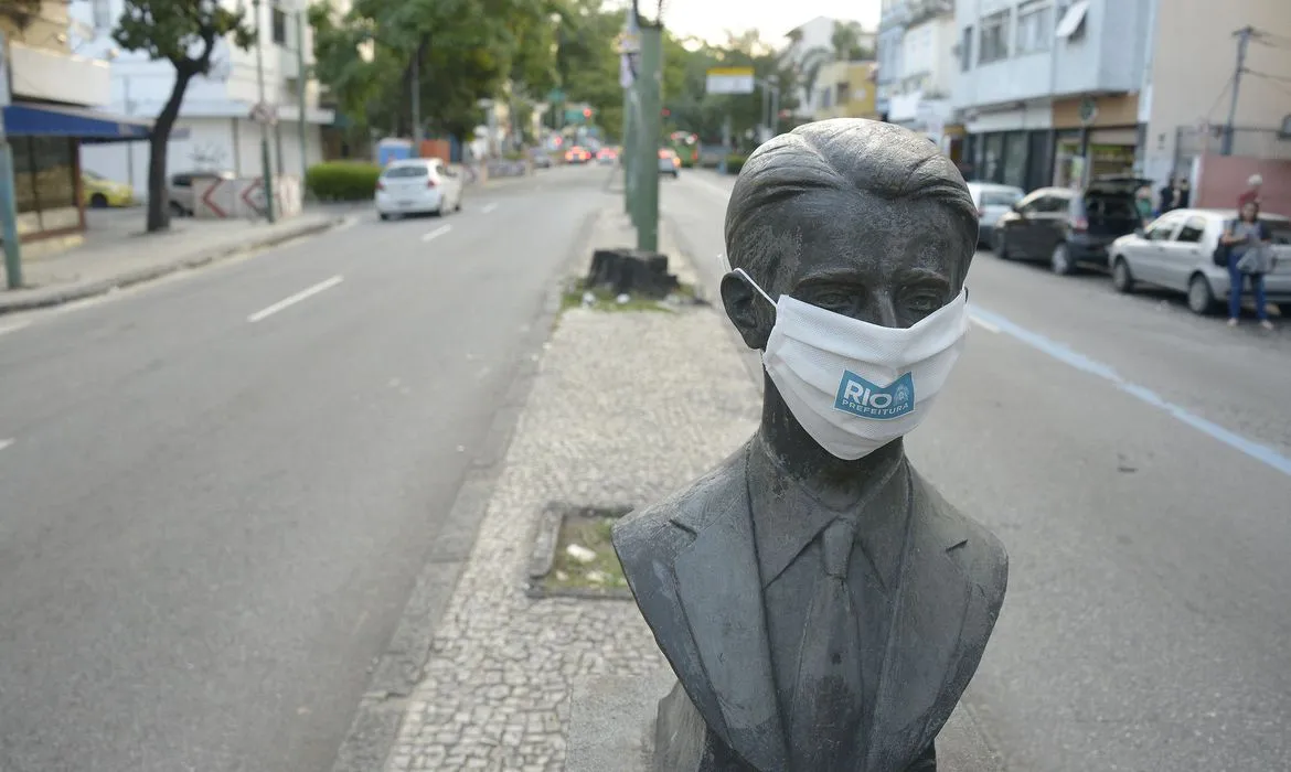 Imagem ilustrativa da imagem Crivella diz que o número de óbitos na cidade do Rio está diminuindo