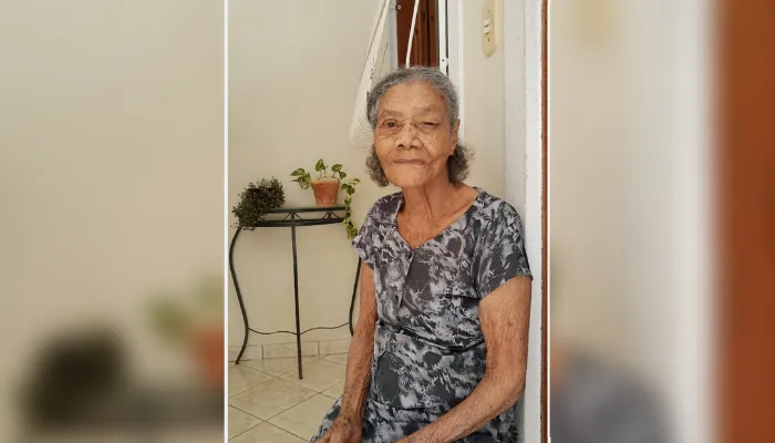 Imagem ilustrativa da imagem Dona Zulmira completa 111 anos e ganha parabéns da varanda de casa