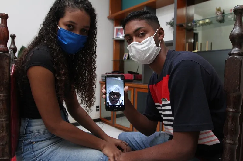 Imagem ilustrativa da imagem "Visitas" por vídeo emocionam pacientes internados em hospitais
