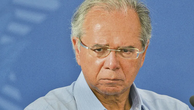 Imagem ilustrativa da imagem Guedes aceita prorrogar auxílio emergencial, mas com valor de R$ 200