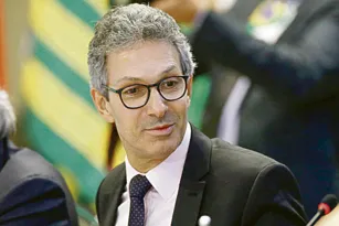 Imagem ilustrativa da imagem Sem atropelo