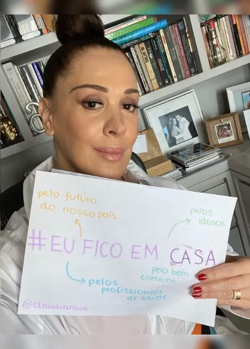Imagem ilustrativa da imagem Claudia Raia posa amordaçada e critica falta de respeito ao desejo e corpo da mulher