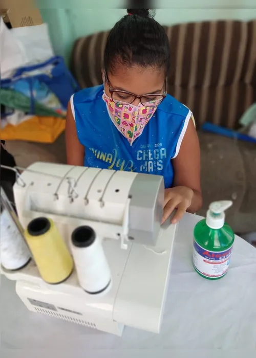 Imagem ilustrativa da imagem Escolas de samba vão produzir 20 mil máscaras para moradores
