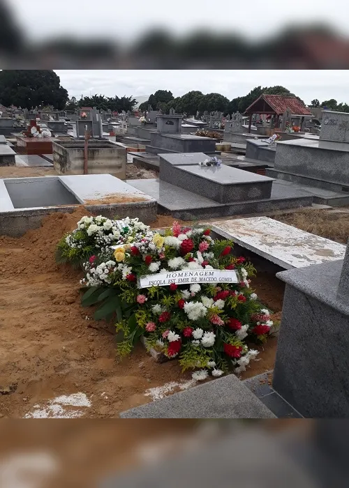 
          Imagem ilustrativa da imagem Homenagens a ex-diretor escolar que morreu com coronavírus em Linhares
          