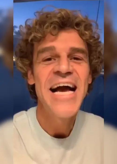 Imagem ilustrativa da imagem Há 20 anos, Gustavo Kuerten se tornava tricampeão de Roland Garros