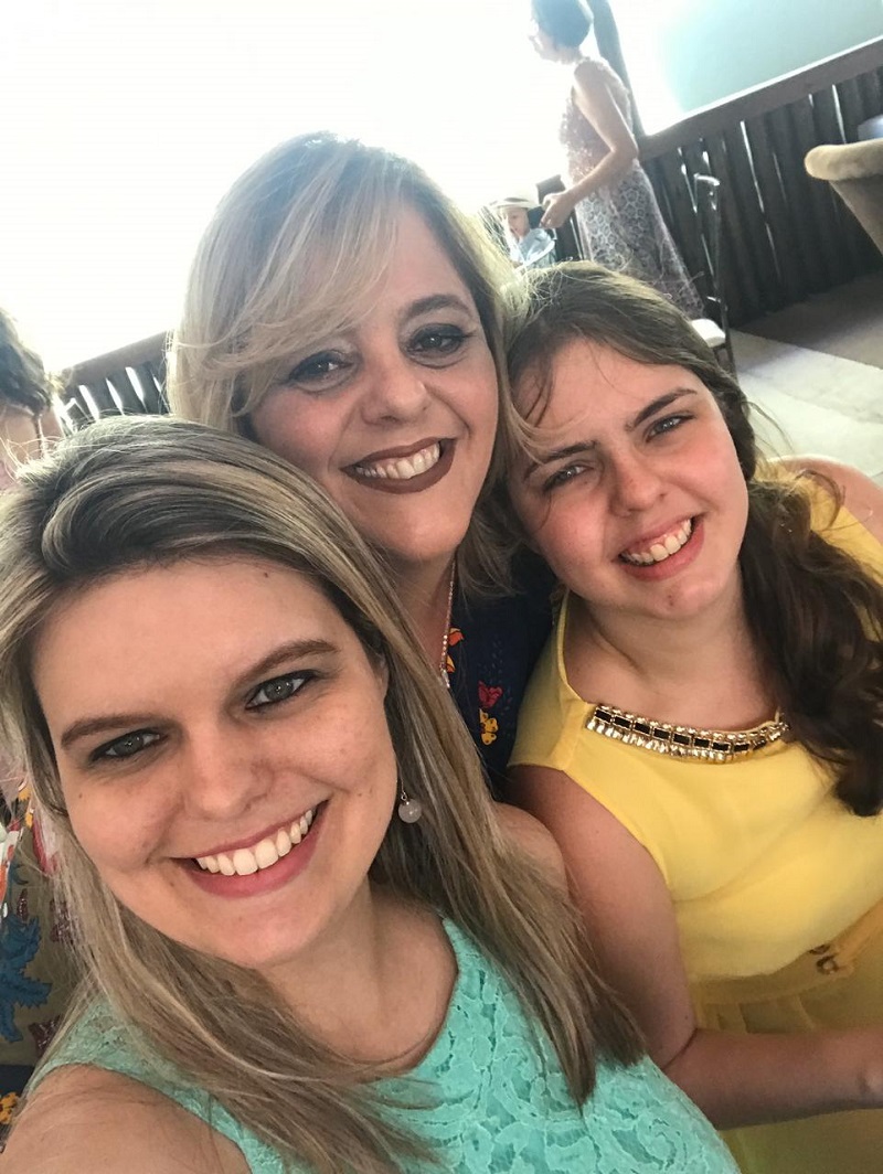 Alini com as filhas Camila e Ana Carolina Ewald Eller (Foto: Acervo pessoal)