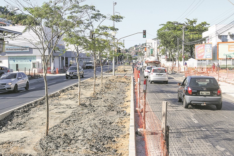 Avenida Vitória: conclusão de toda a obra está prevista para outubro (Foto: Leone Iglesias/AT)