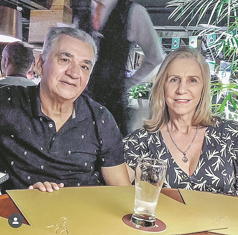 O casal Roberto e Cleuza contraiu coronavírus em cruzeiro com italianos (Foto: Acervo pessoal)