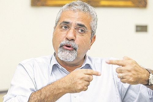Christino Áureo é o relator da matéria que propõe redução da contribuição à Previdência, para conter os efeitos da pandemia da Covid-19 (Foto: Divulgação)
