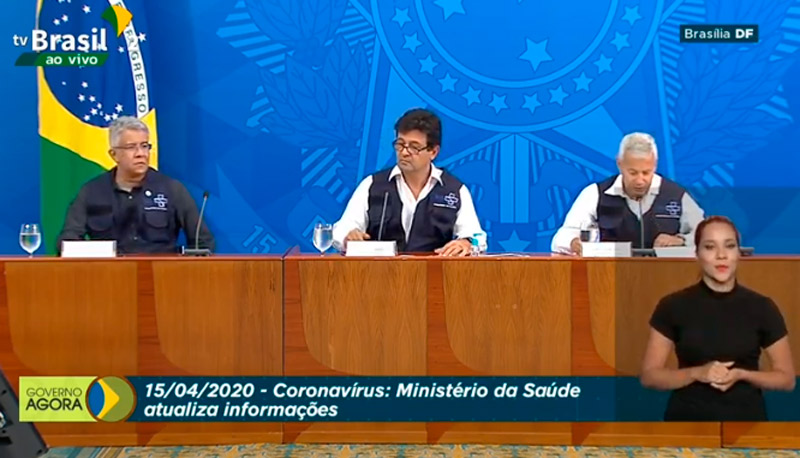 Wanderson, Mandetta e João Gabbardo, considerado o número 2 do Ministério, estão na coletiva (Foto: Reprodução / TV Brasil Gov)
