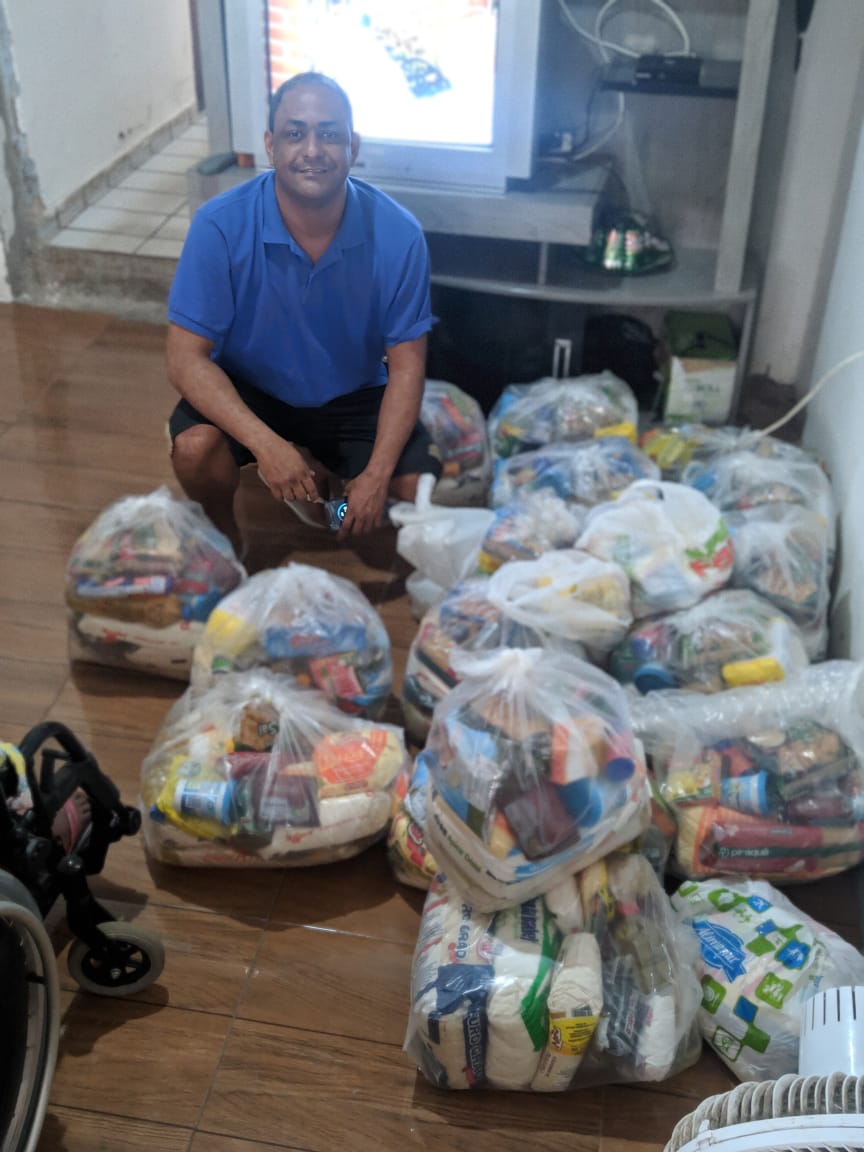 Daniel Patrocínio, de Boa Vista I, em Vila Velha, recolhe doações (Foto: Divulgação)