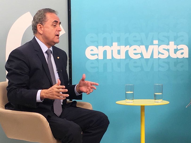 Gomes atuou como advogado, promotor de justiça e juiz, e também foi policial civil e delegado (Foto: Reprodução/ Facebook Luiz Flávio Gomes)