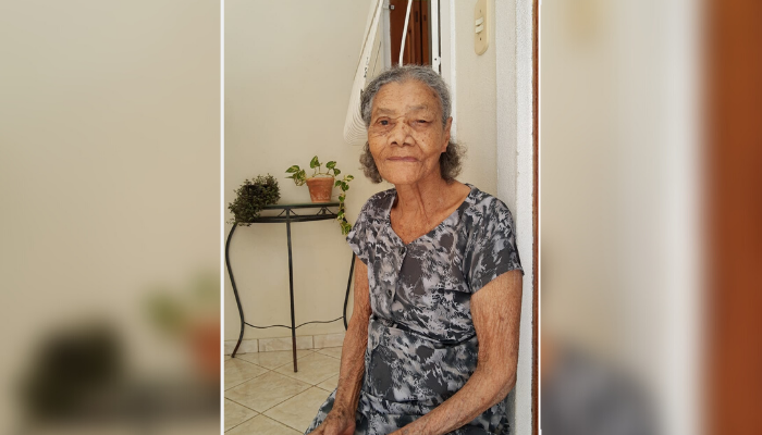 Foto tirada na comemoração do aniversário de Dona Zulmira, em abril (Foto: Reprodução/Acervo Familiar)