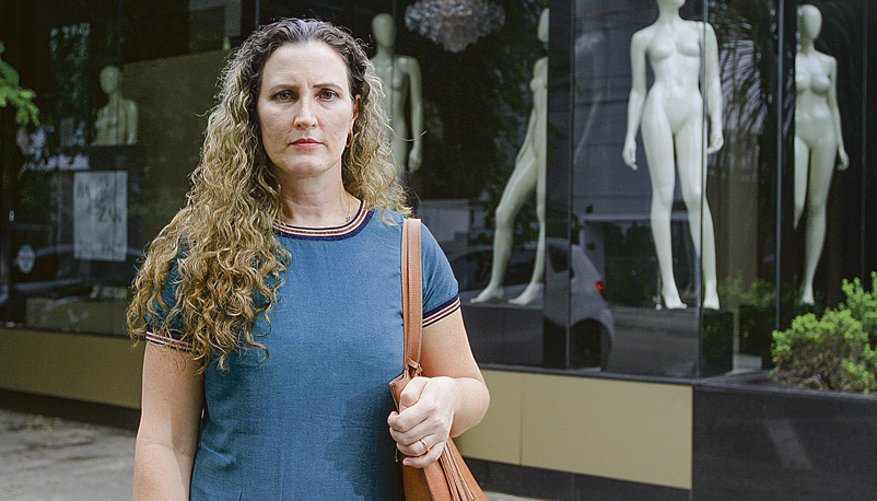 Empresária Ana Claudia Groberio, de 44 anos, já precisou demitir 50% do seu quadro de funcionários (Foto: Dayana Souza / AT)