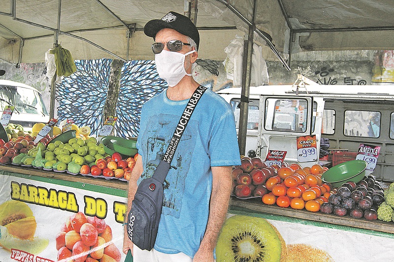 O empresário Henrique Mantovani, 63 anos, manteve a proteção de forma correta (Foto: Kadidja Fernandes/AT)