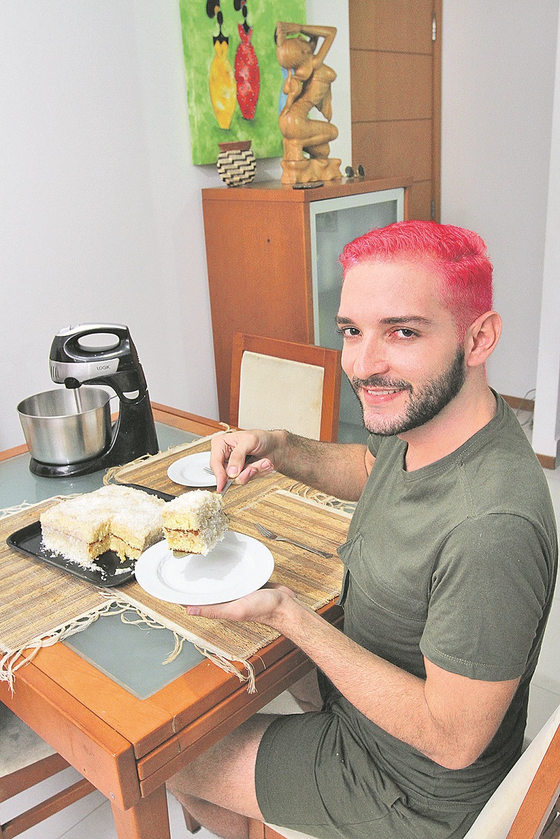 João Felipe gosta de cozinhar (Foto: Leone Iglesias /AT)