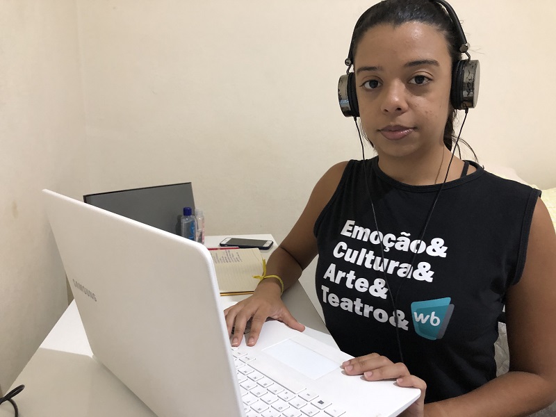 Julia Reis Gama teve 25% de corte no salário e na carga horária (Foto: Acervo pessoal)