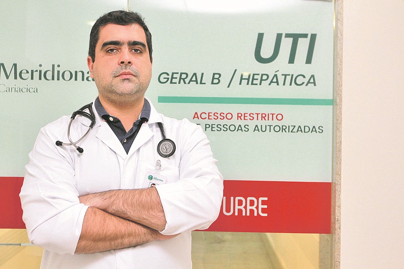 O médico Lucas Dornelas chamou a atenção para a superlotação do sistema de saúde do Estado durante a pandemia do coronavírus (Foto: Kadidja Fernandes/AT)