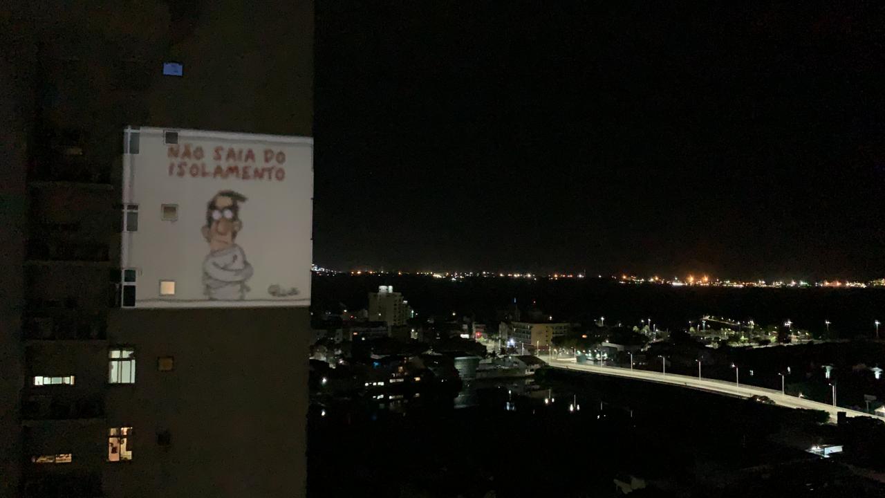 Uma das mensagens pede que vizinhos continuem em isolamento (Foto: Divulgação)