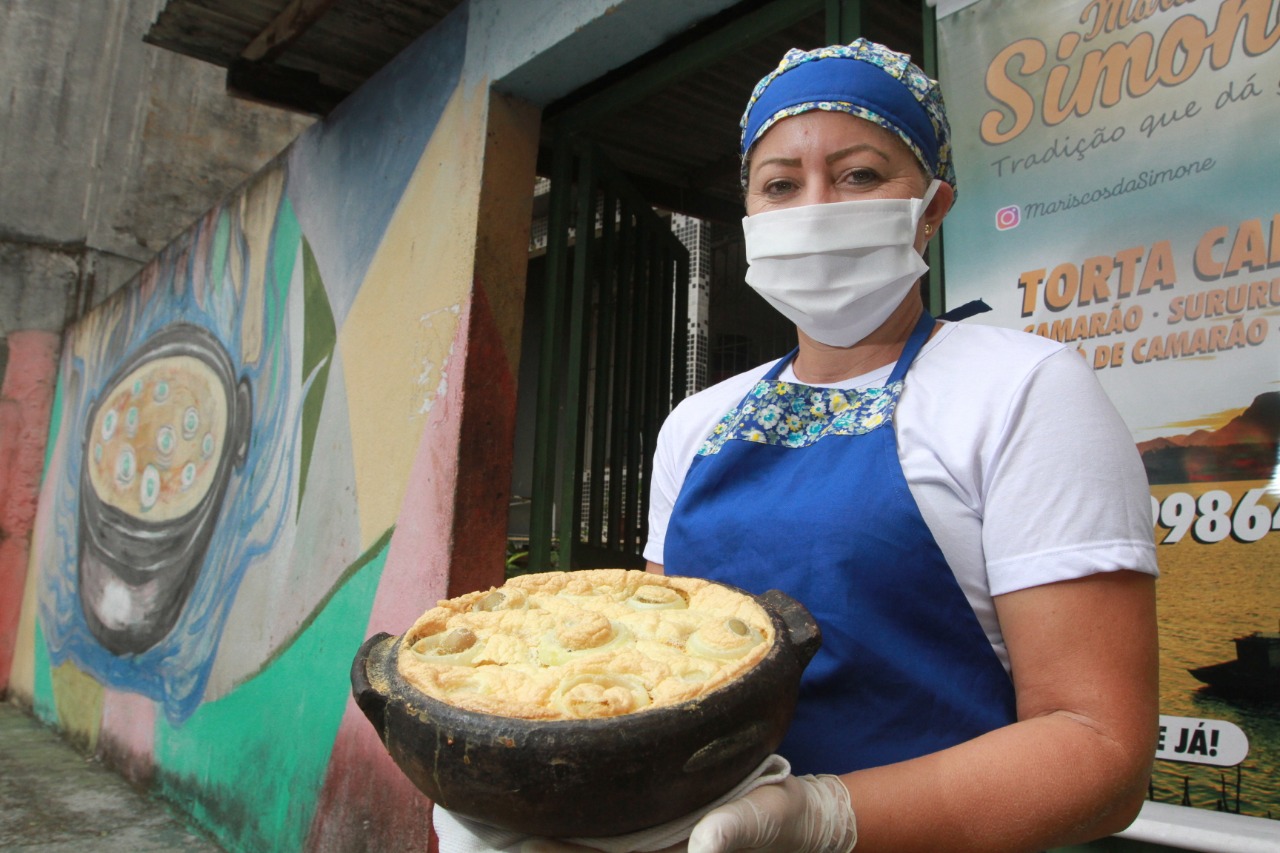 Simone Leal aguarda encomendas para a Semana Santa Foto: (Foto: Kadidja Fernandes/AT)