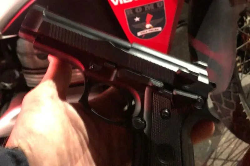 Arma falsa utilizada pelos adolescentes foi apreendida pela Guarda Municipal de Vila Velha