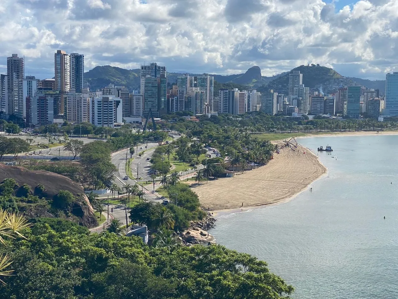 Imagem ilustrativa da imagem Emílio Surita: "Se você acha o Rio o máximo, é porque nunca foi a Vitória"