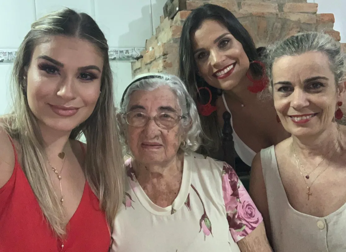 Imagem ilustrativa da imagem Filhos celebram o amor às mães em um mural virtual. Confira as homenagens!