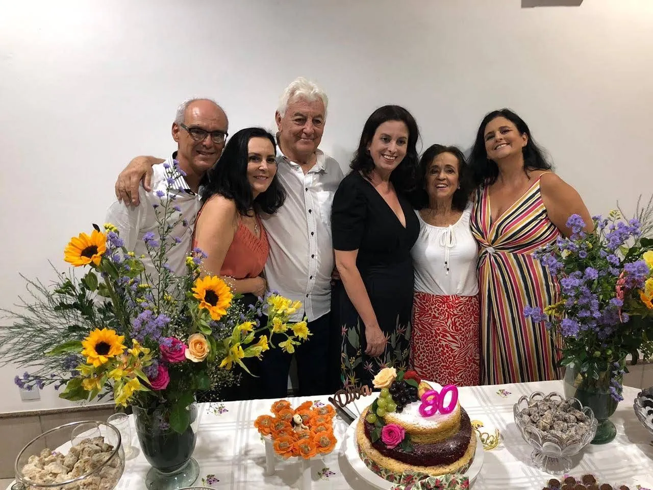 Imagem ilustrativa da imagem Filhos celebram o amor às mães em um mural virtual. Confira as homenagens!