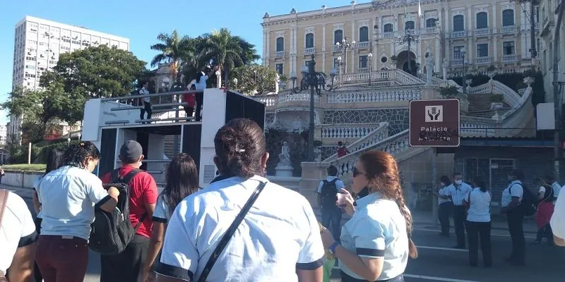 Imagem ilustrativa da imagem Cobradores do Transcol fazem manifestação e bloqueiam trânsito em Vitória