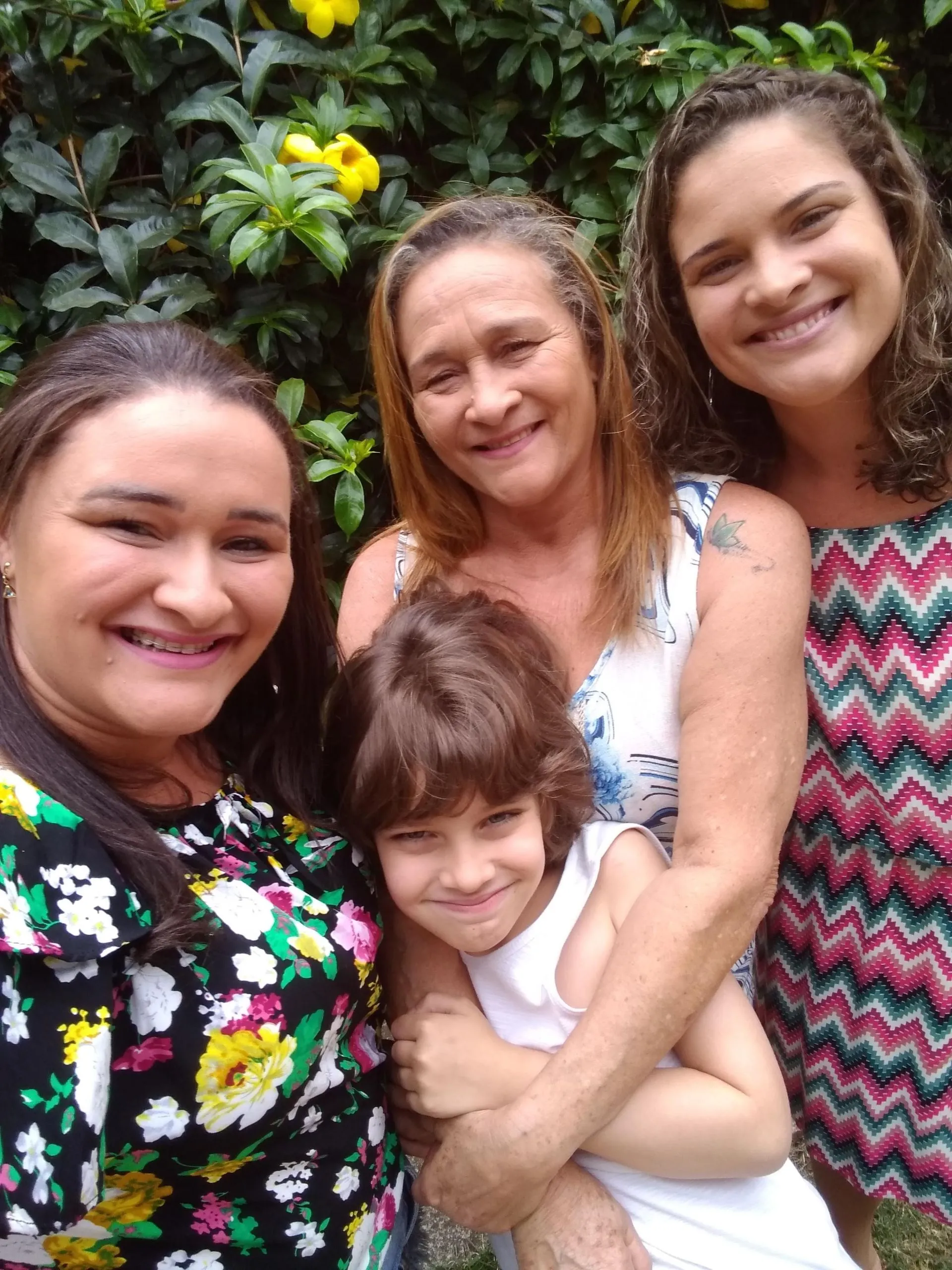 Imagem ilustrativa da imagem Filhos celebram o amor às mães em um mural virtual. Confira as homenagens!