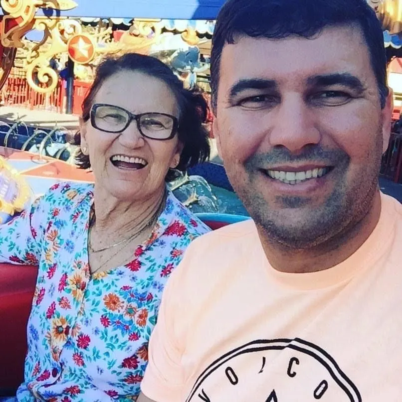 Imagem ilustrativa da imagem Filhos celebram o amor às mães em um mural virtual. Confira as homenagens!