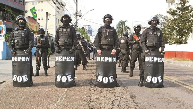 Imagem ilustrativa da imagem Vagas para trabalhar em penitenciárias com salário de até R$ 6 mil