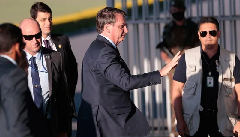 Imagem ilustrativa da imagem 'Ninguém vai querer dar o golpe para cima de mim, não', diz Bolsonaro