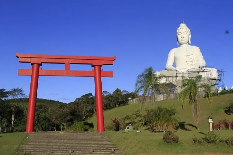 Imagem ilustrativa da imagem FOTOS | Buda gigante fica pronto em agosto