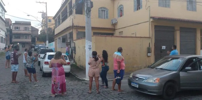 Imagem ilustrativa da imagem VÍDEO: Vizinhos fazem carreata para pacientes curados do covid-19