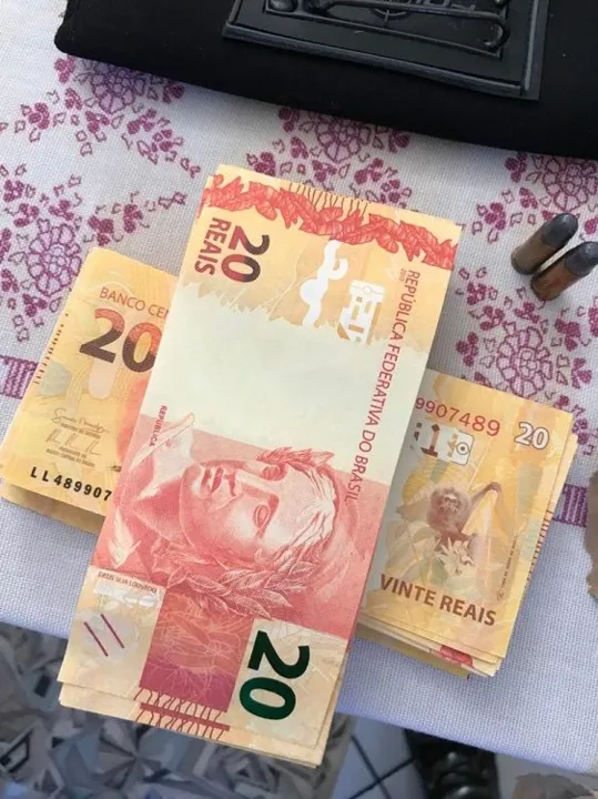 Imagem ilustrativa da imagem Polícia localiza fábrica de falsificação de dinheiro em São Paulo