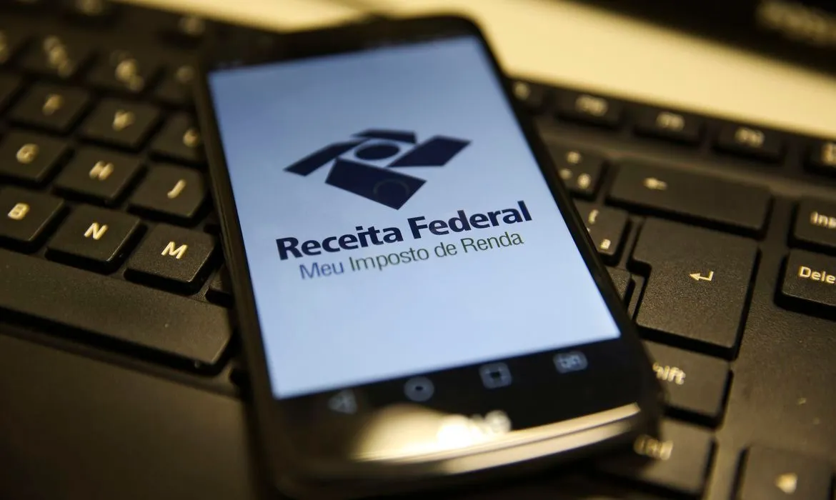 Imagem ilustrativa da imagem Receita Federal paga quarto lote de restituição do IR nesta terça-feira