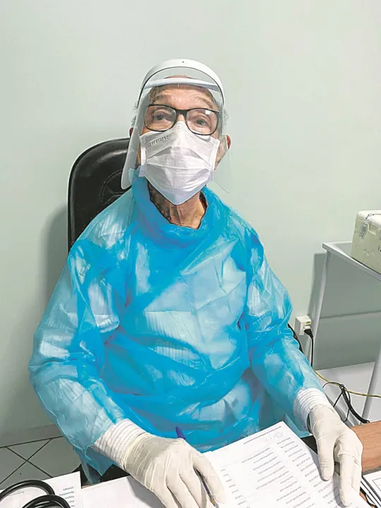 Imagem ilustrativa da imagem Huck exalta médico capixaba de 82 anos: "Mundo precisa de gente como você"