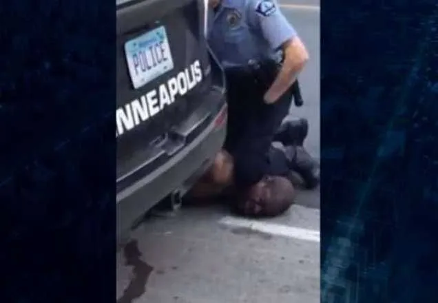 Imagem ilustrativa da imagem Policial acusado de matar George Floyd é preso nos EUA