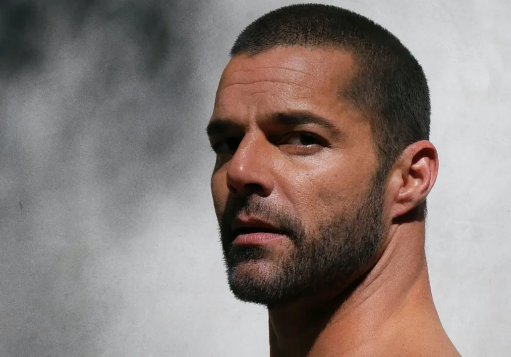 Imagem ilustrativa da imagem Ricky Martin lança “PAUSA”, EP com colaborações de Sting e outros