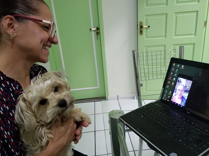 Imagem ilustrativa da imagem Videochamadas em asilo para espantar a solidão