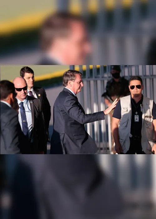 Imagem ilustrativa da imagem Bolsonaro fala com apoiadores e evita comentar sobre manifestações