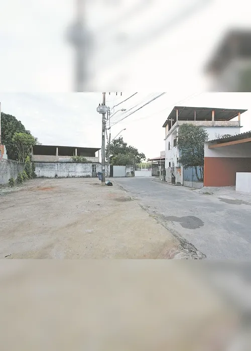 Imagem ilustrativa da imagem Rua vira depósito de sujeira